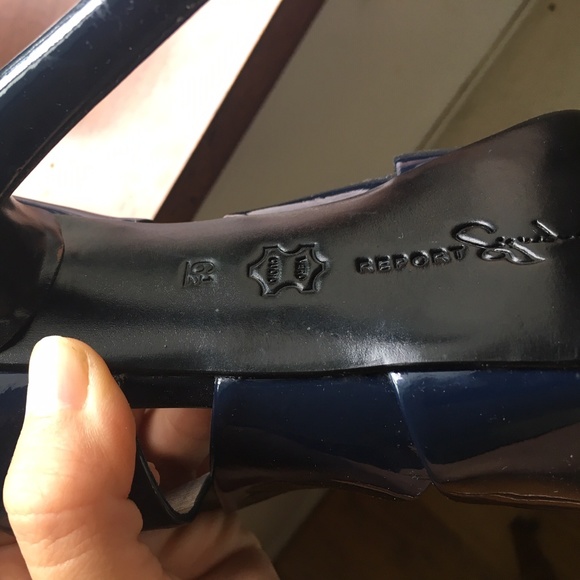 Patent leather navy stilettos  (Womens 6.5) - Picture 2 of 2